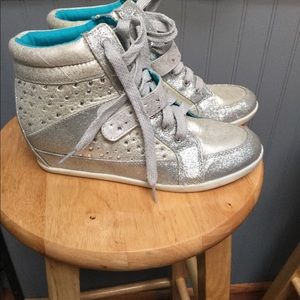 Platform sneakers